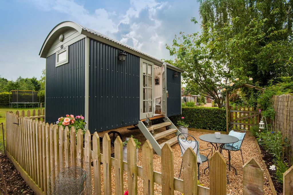 Dolly At Lowlands Ringwood Exterior photo